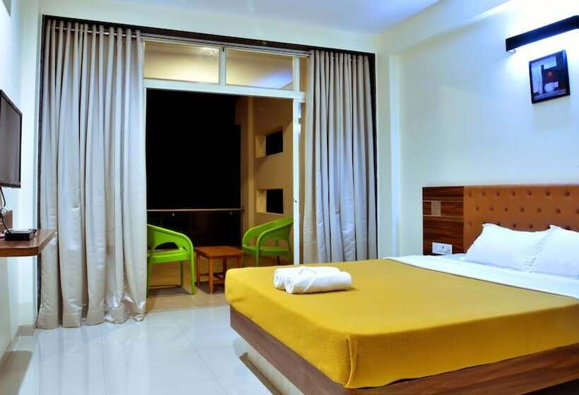 ホテル Sadhana Executive