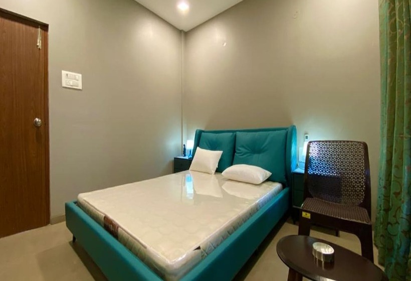 ホテル Sadhana Executive