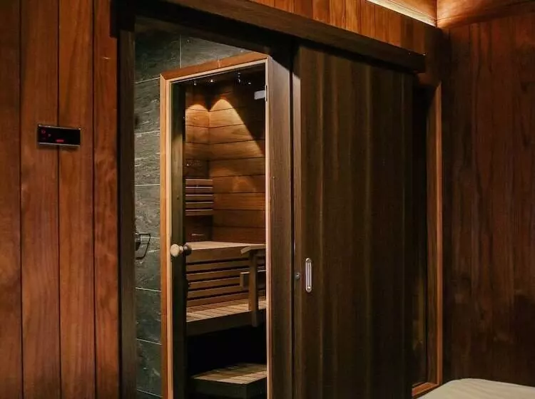 Wilderness Hotel Inari & Igloos