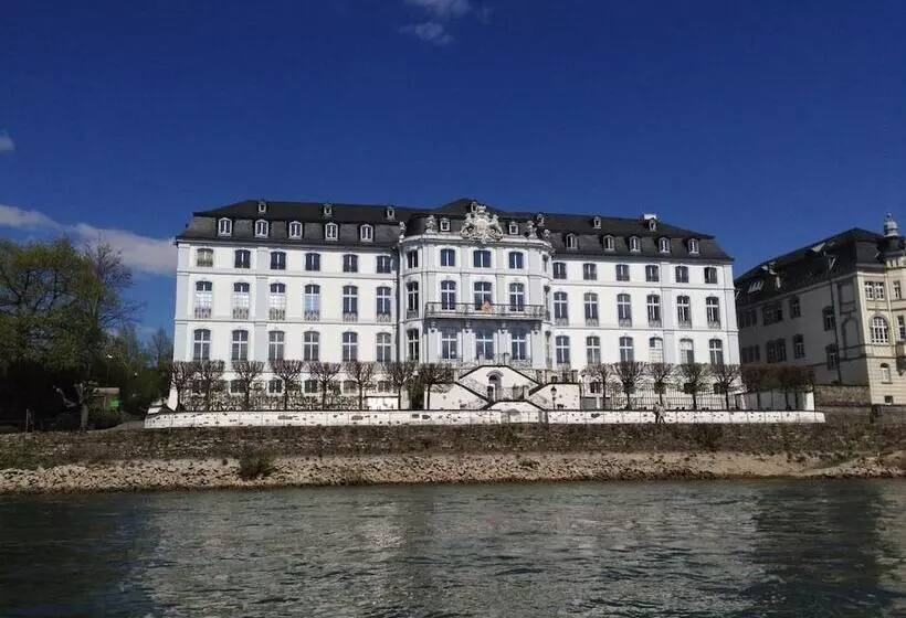 Hotelli Zur Schloß Schenke