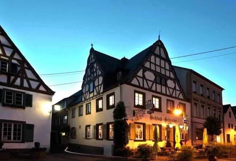 Hotelli Zur Schloß Schenke