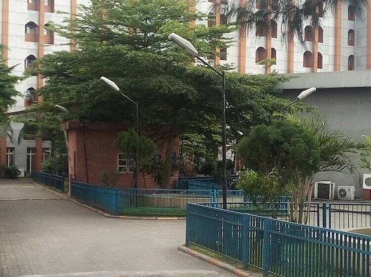 Signatious Hotel And Suites Delta