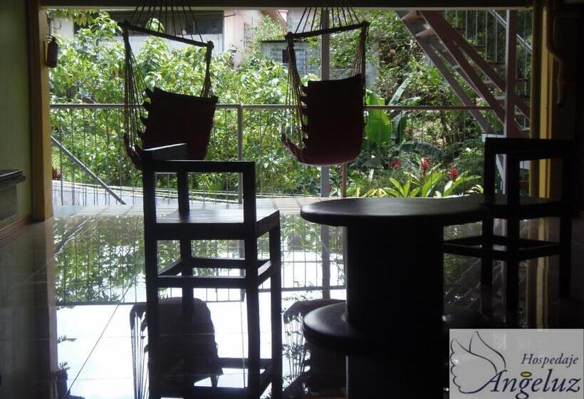 هتل Hospedaje Angeluz