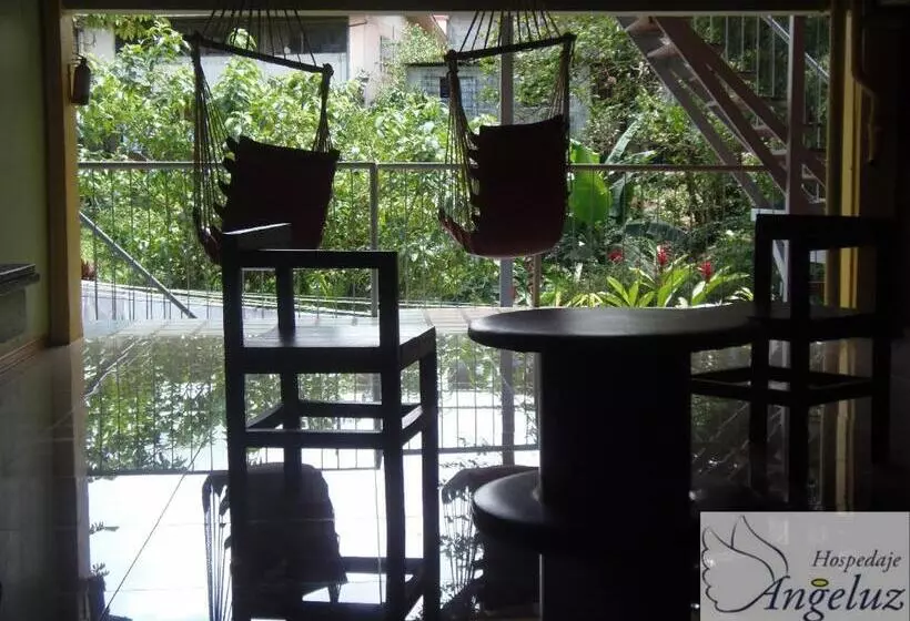 Hotelli Hospedaje Angeluz