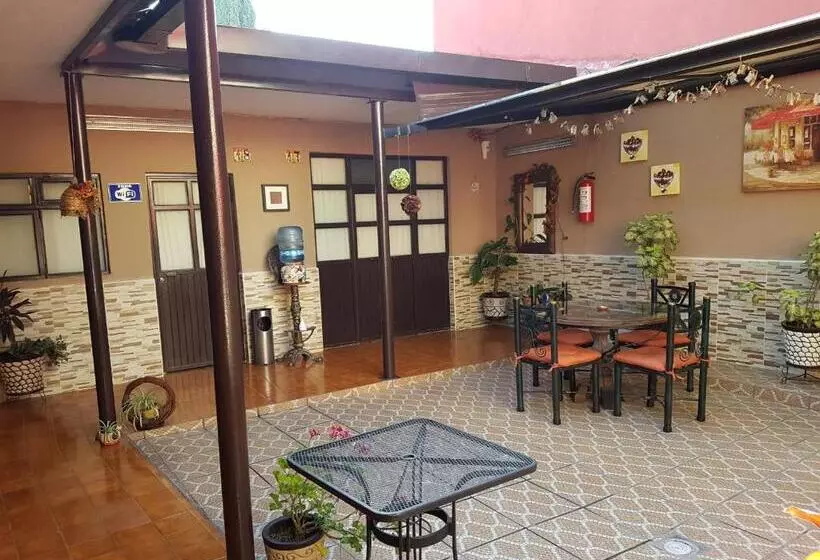 هتل Nuevo Cupatitzio