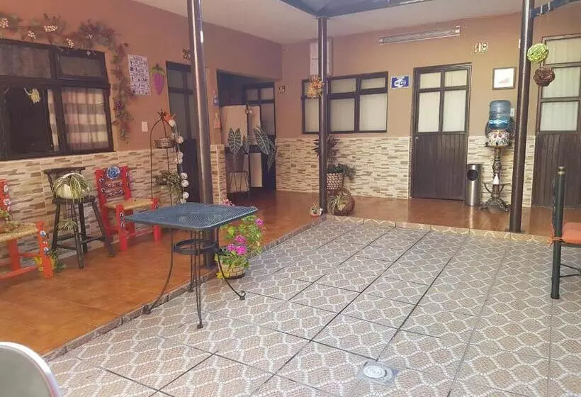 هتل Nuevo Cupatitzio