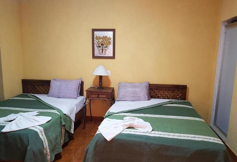 فندق Nuevo Cupatitzio