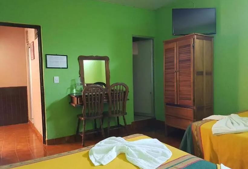 هتل Nuevo Cupatitzio