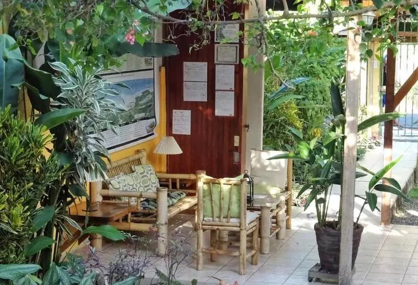 Hotelli Pura Vida