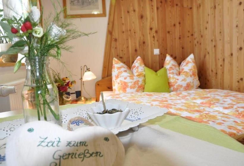 مبيت وإفطار Gmiatliche Stubm