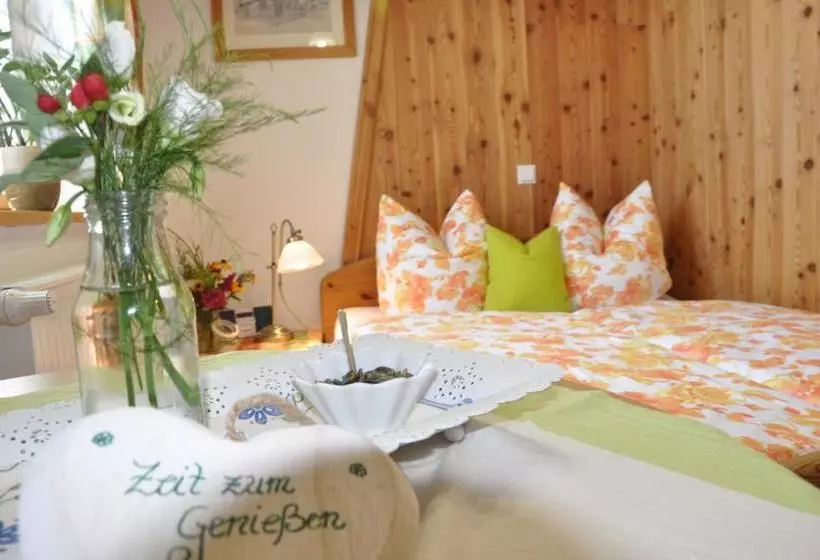 Aamiaismajoitus (B&B) Gmiatliche Stubm