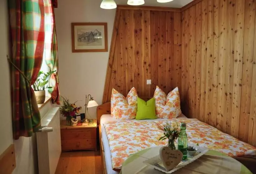 Aamiaismajoitus (B&B) Gmiatliche Stubm