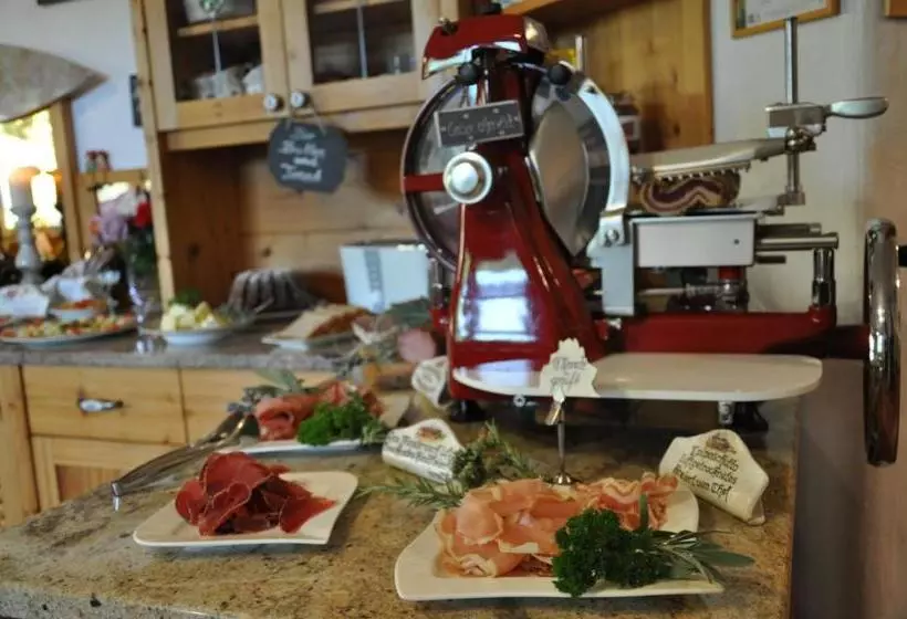 Aamiaismajoitus (B&B) Gmiatliche Stubm