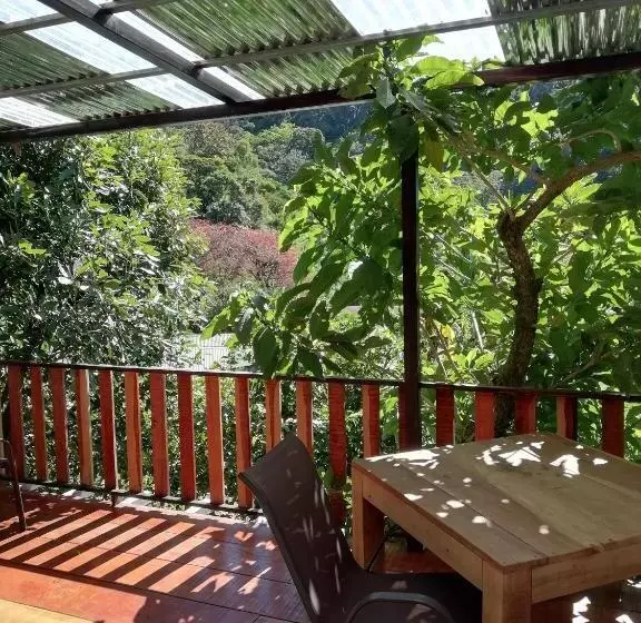 تختخواب و صبحانه La Guayaba Monteverde