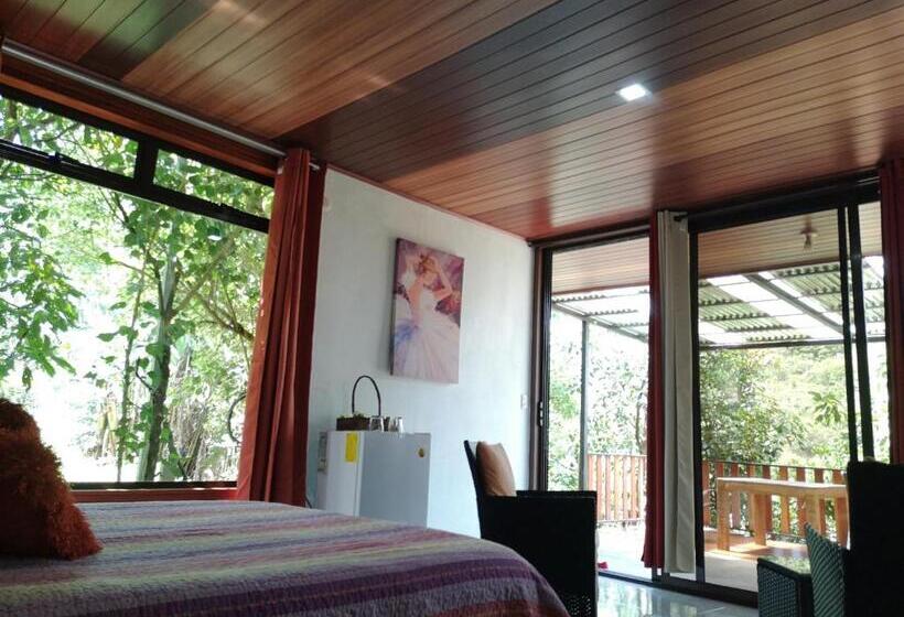 تختخواب و صبحانه La Guayaba Monteverde