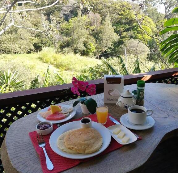 تختخواب و صبحانه La Guayaba Monteverde
