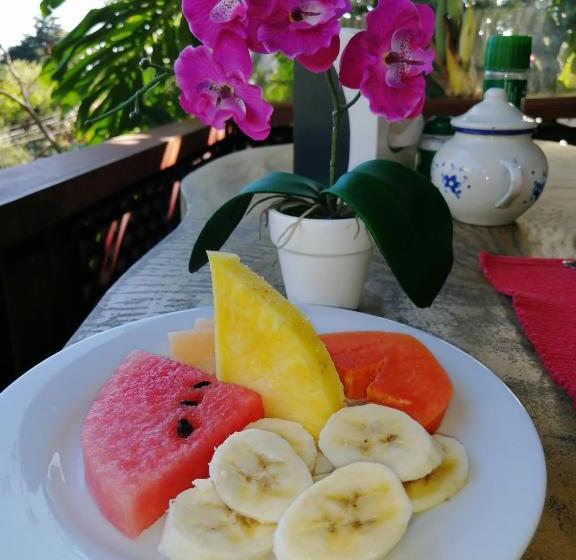تختخواب و صبحانه La Guayaba Monteverde