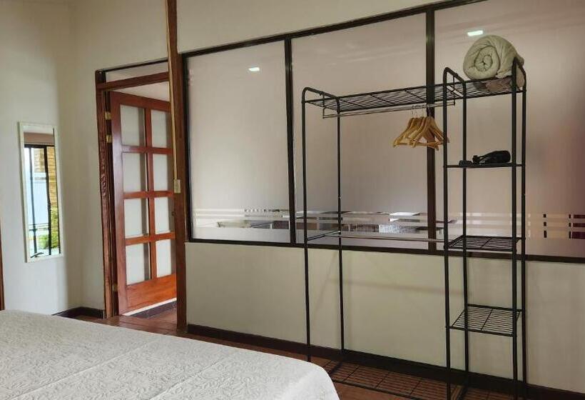 تختخواب و صبحانه La Guayaba Monteverde