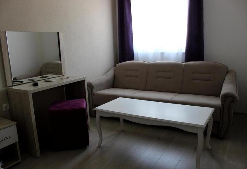 تختخواب و صبحانه Pansion Nerry