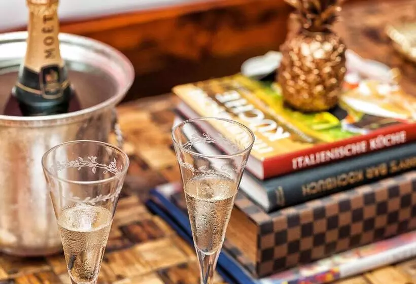 Hotelli Castelo Pink Boutique