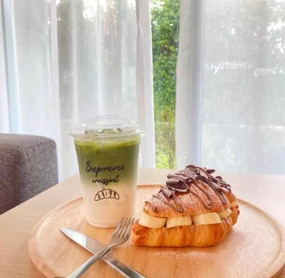 هتل Preme Village