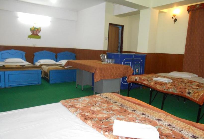 فندق Collection O 6932 Make Holiday Snow Lion