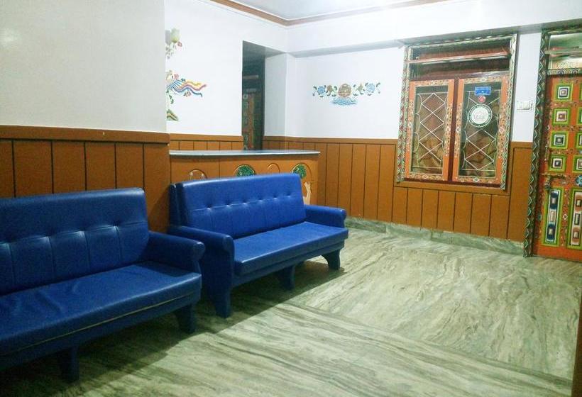 فندق Collection O 6932 Make Holiday Snow Lion