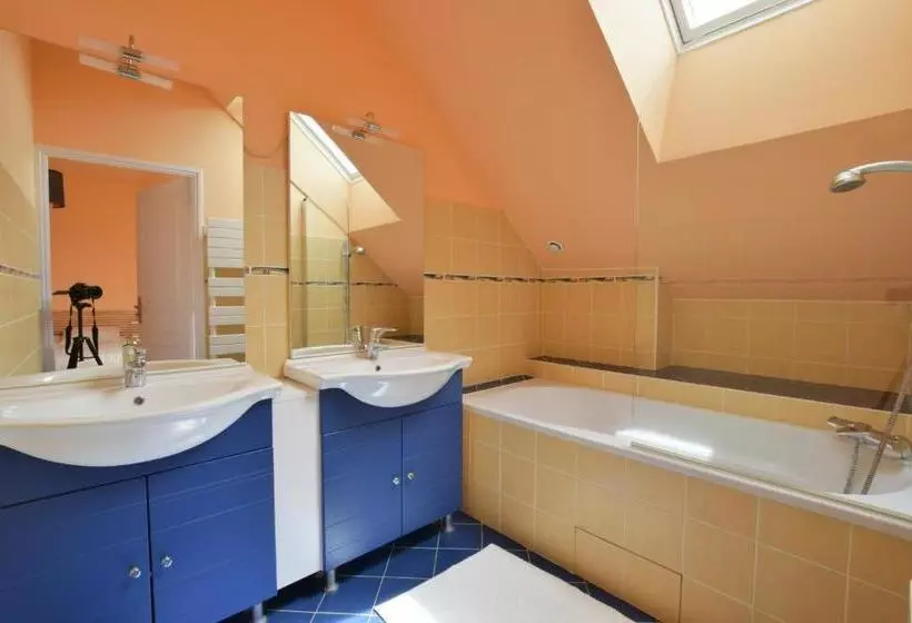 Aamiaismajoitus (B&B) Domaine Uraveni