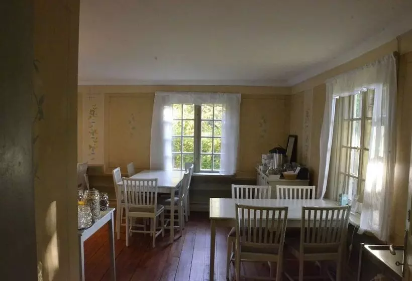 Aamiaismajoitus (B&B) L Dahlströmska Gården