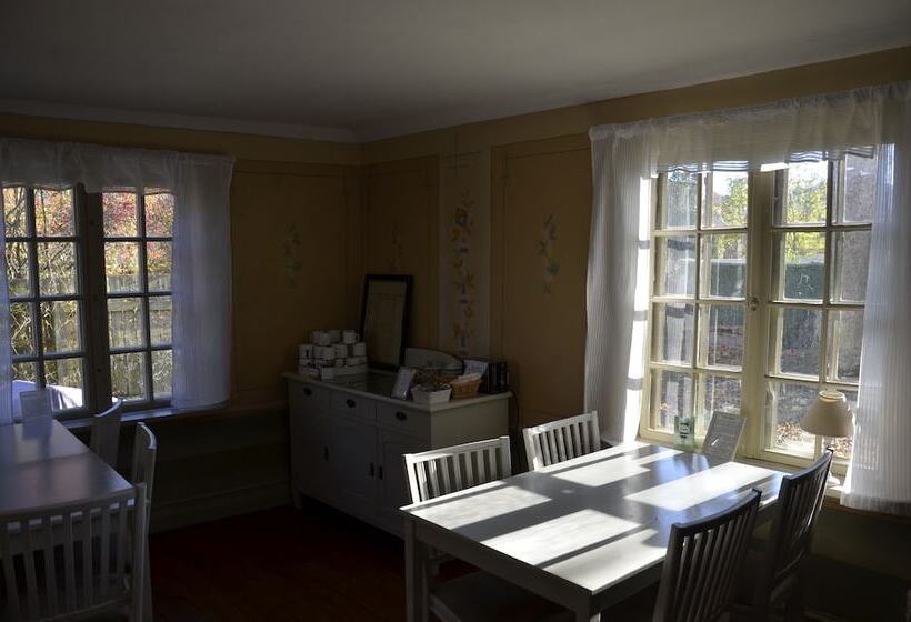 تختخواب و صبحانه L Dahlströmska Gården