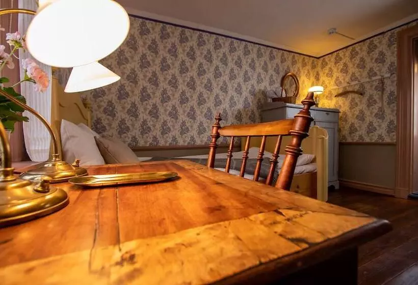 Aamiaismajoitus (B&B) L Dahlströmska Gården