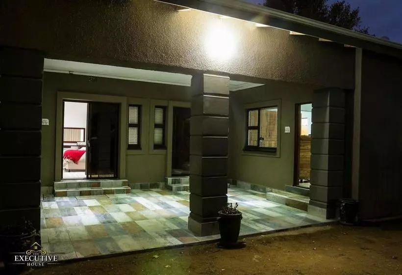 Aamiaismajoitus (B&B) The Executive House