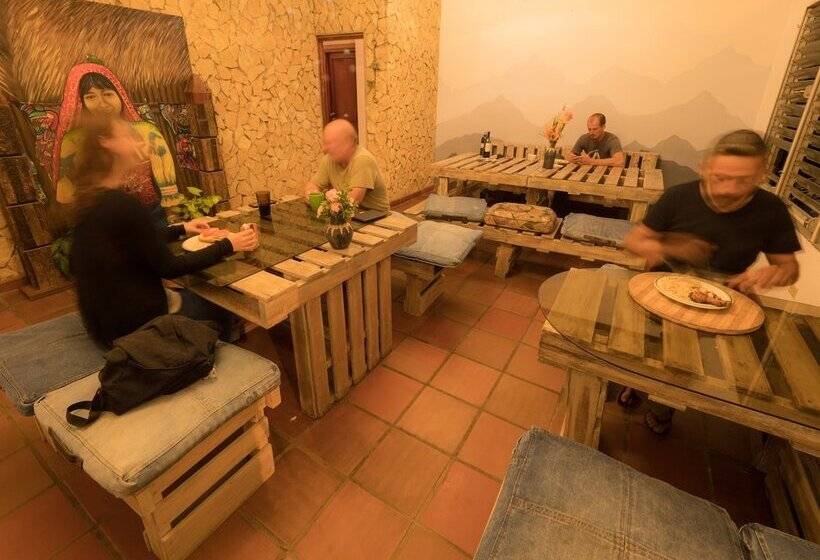 Hostal Garden By Refugio Del Rio Hostel