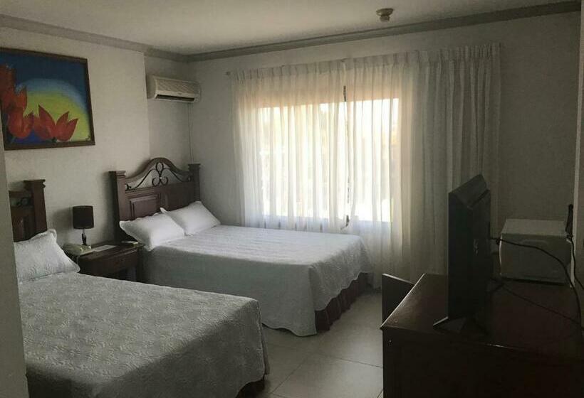 Habitación Independiente En Santa Cruz De La Sierra En Hotel Casablanca
