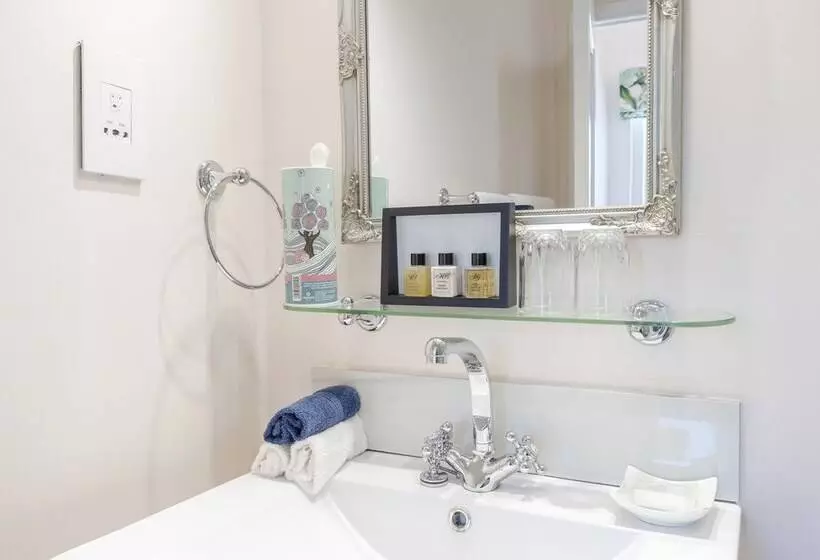 Aamiaismajoitus (B&B) Sunny Cove Manor