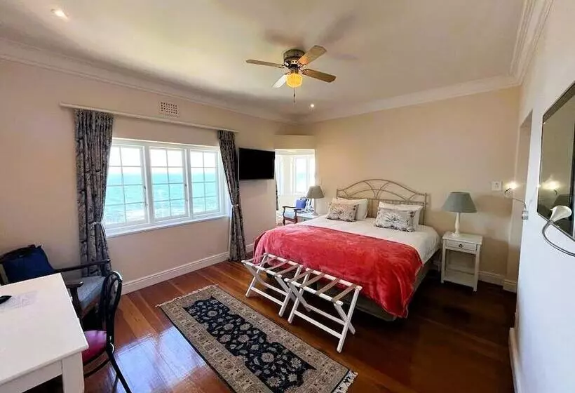 Aamiaismajoitus (B&B) Sunny Cove Manor