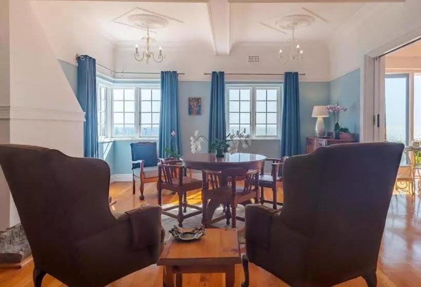 Aamiaismajoitus (B&B) Sunny Cove Manor