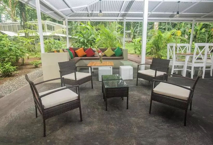 هتل Jaguar Inn Bungalows