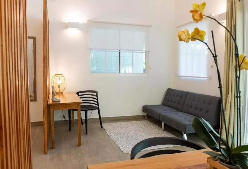 هتل Jaguar Inn Bungalows