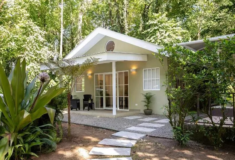 هتل Jaguar Inn Bungalows