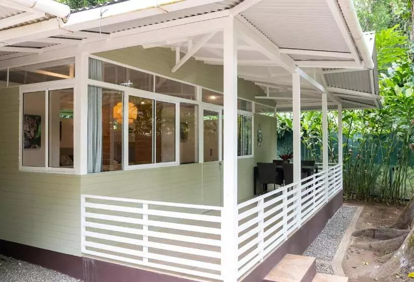 هتل Jaguar Inn Bungalows