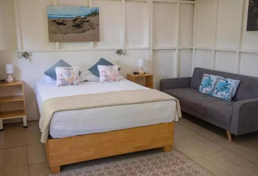 هتل Jaguar Inn Bungalows
