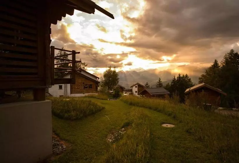 ホテル Les Mazots De La Source & Spa