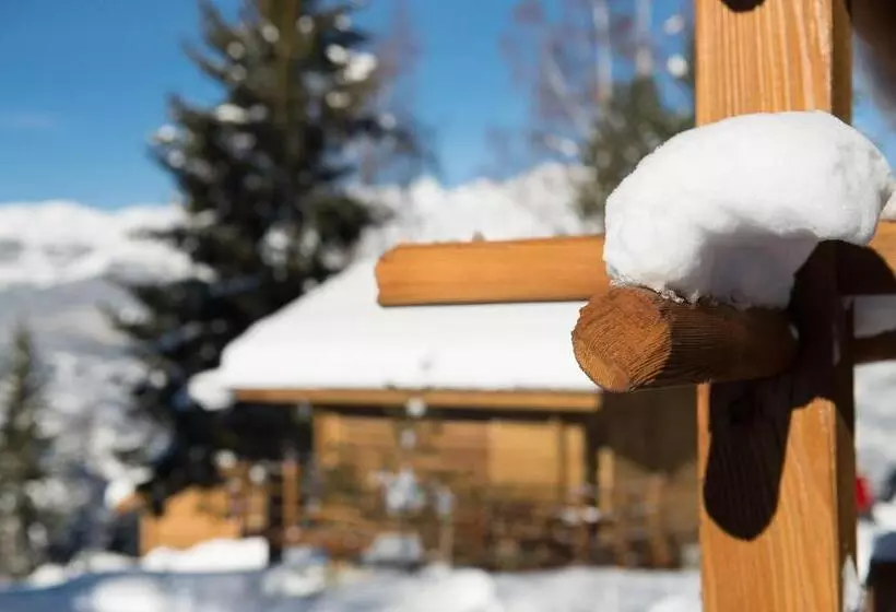 ホテル Les Mazots De La Source & Spa