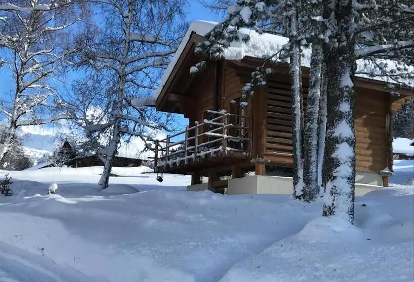 ホテル Les Mazots De La Source & Spa