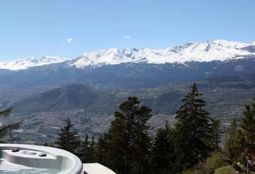 ホテル Les Mazots De La Source & Spa