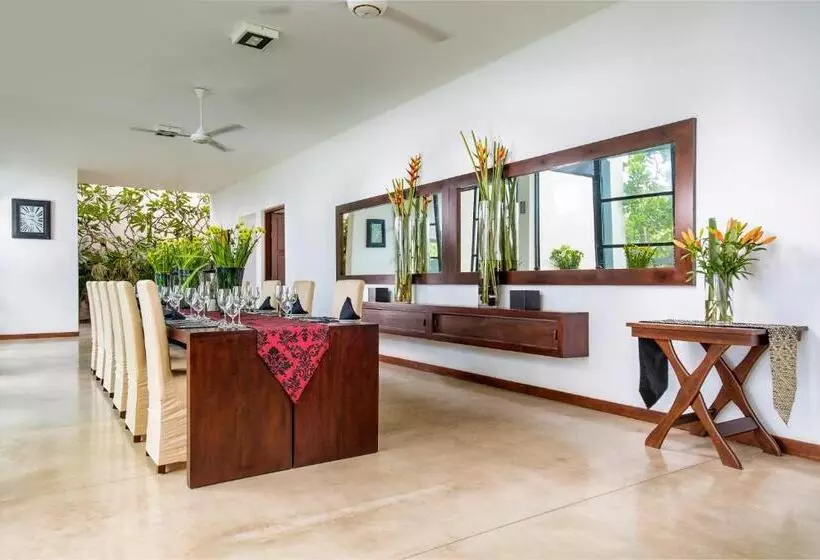 هتل Mirissa Beach Villa