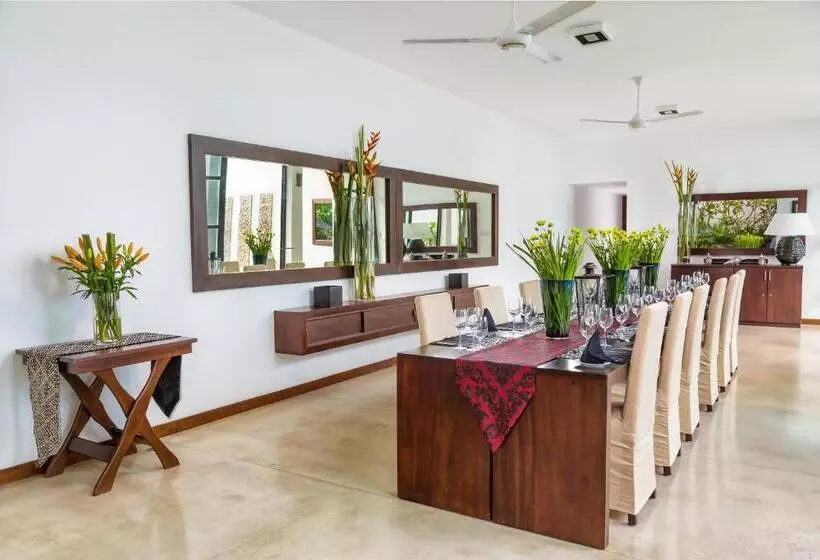 هتل Mirissa Beach Villa