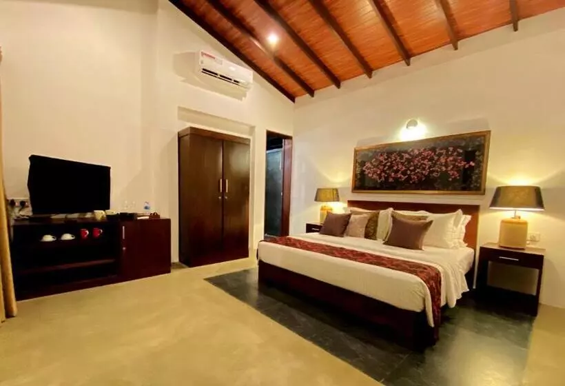 هتل Mirissa Beach Villa