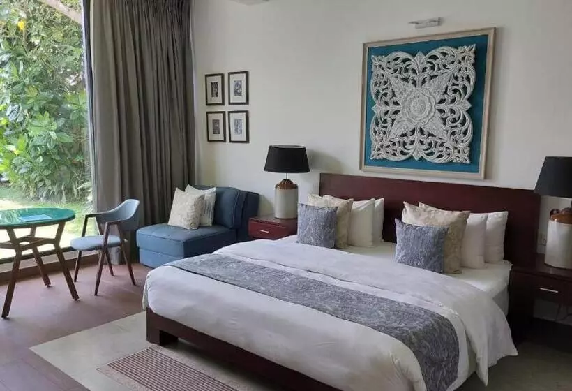 هتل Mirissa Beach Villa